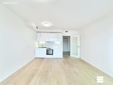Pronájem bytu 1+kk 32 m² Mezi Vodami, Praha - Modřany