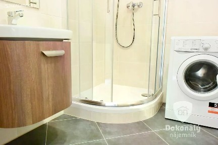 Praha, Praha 10, Horní Měcholupy, Mantovská, 2