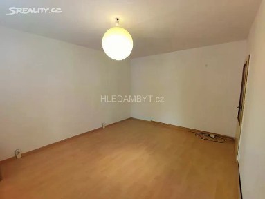 Pronájem bytu 1+kk 28 m² Varnsdorfská, Praha - Střížkov