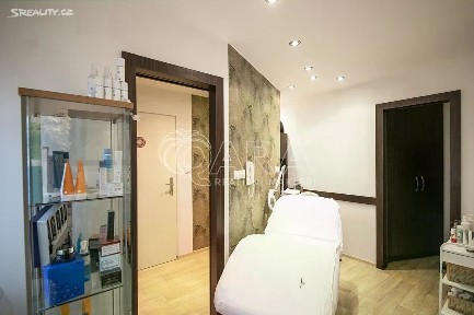 Prodej obchodního prostoru 22 m² Veltruská, Praha - Prosek