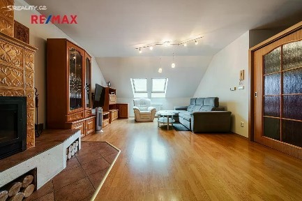 Prodej rodinného domu 354 m², pozemek 1128 m² nám. 1. máje, Ráječko