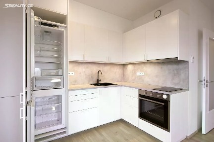 Prodej bytu 2+kk 50 m² Univerzitní, Praha - Malešice