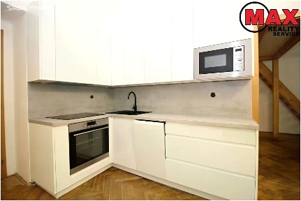 Pronájem bytu 1+1 42 m² Kubova, Praha - Karlín