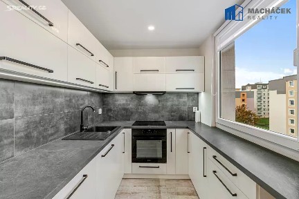 Prodej bytu 2+1 61 m² Jabloňová, Krupka - Maršov