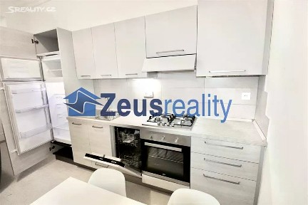 Pronájem bytu 2+kk 29 m² Vyšehradská, Praha - Nové Město