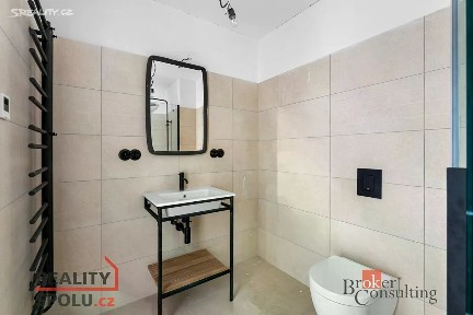 Prodej bytu 1+kk 50 m² Slavíkova, Jince