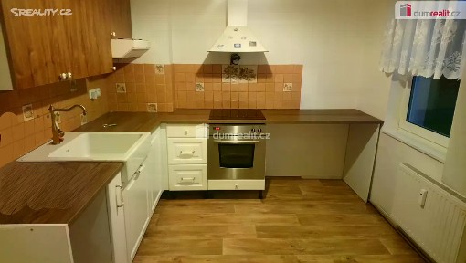 Pronájem bytu 2+1 50 m² Luštěnice - Zelená