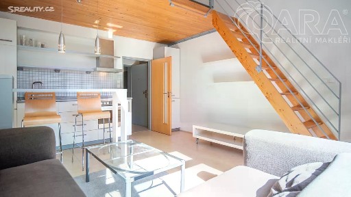 Pronájem bytu 1+kk 40 m² Novákových, Praha - Libeň