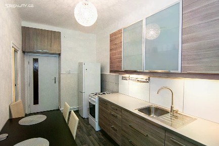 Pronájem bytu 1+1 37 m² Starostrašnická, Praha - Strašnice