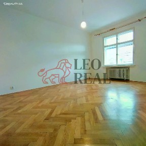 Praha, Praha 7, Holešovice, Veverkova, 8