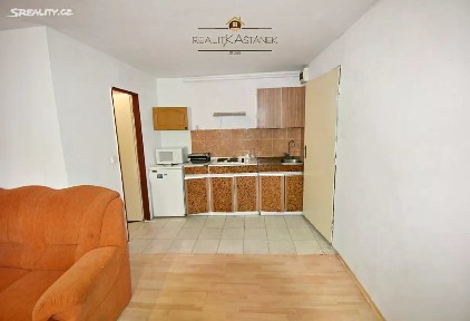 Pronájem bytu 1+kk 25 m² Na Hradbách, Liberec - Liberec I-Staré Město