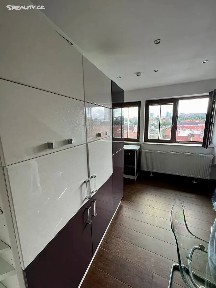 Pronájem bytu 2+kk 55 m² Bělehradská, Praha