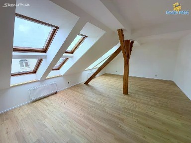 Pronájem bytu 3+kk 77 m² Na Dvorcích, Praha - Krč