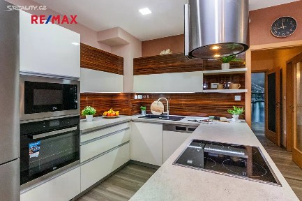 Zvole, Praha-západ, Přední