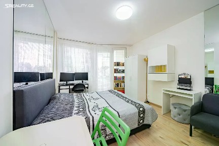 Prodej bytu 1+kk 22 m² Hornoměcholupská, Praha