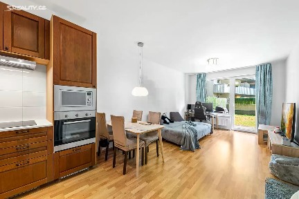 Prodej bytu 2+kk 61 m² Zvěřinova, Praha - Strašnice