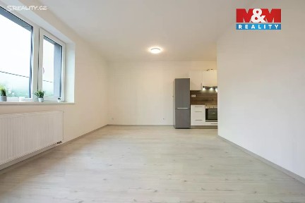 Pronájem bytu 1+kk 34 m² Antonína Petrofa, Hradec Králové - Nový Hradec Králové