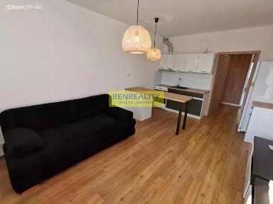 Pronájem bytu 1+kk 27 m² Nad Stráněmi, Zlín