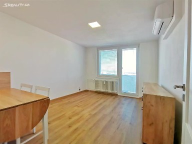 Pronájem bytu 2+kk 40 m² Kuršova, Brno - Bystrc