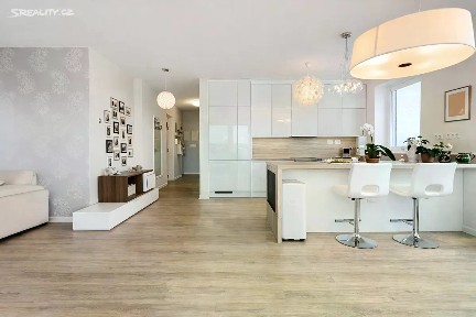 Prodej bytu 4+kk 260 m² Přírodní, Brno - Žebětín