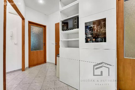 Prodej bytu 2+kk 62 m² Ruská, Praha - Vršovice