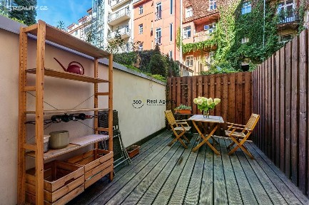 Prodej bytu 2+kk 43 m² Černomořská, Praha - Vršovice