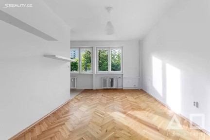Prodej bytu 1+kk 26 m² Hlavní, Praha - Záběhlice
