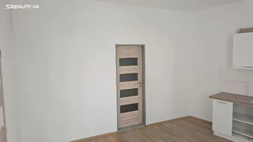 Pronájem bytu 2+1 61 m² Sezimovo náměstí, Polná