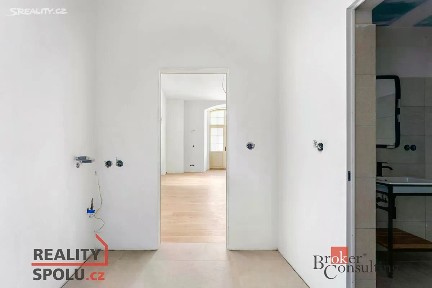 Prodej bytu 1+kk 47 m² Slavíkova, Jince