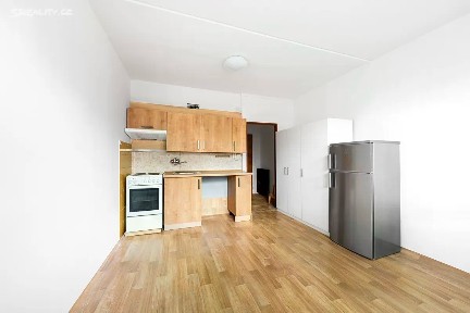 Pronájem bytu 1+kk 20 m² Hrádecká, Plzeň - Doubravka