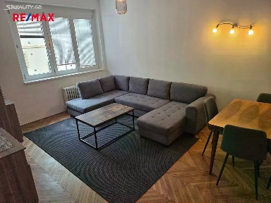 Pronájem bytu 3+1 85 m² Sladkovského, Pardubice - Zelené Předměstí
