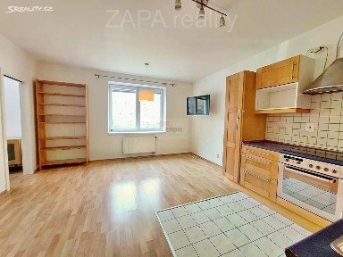 Praha, Praha 10, Horní Měcholupy, Padovská, 2