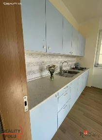 Pronájem bytu 3+kk 73 m² U Trati, Karlovy Vary - Bohatice