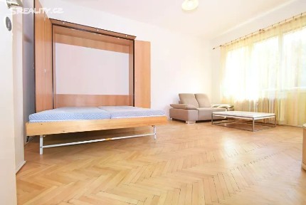 Pronájem bytu 1+kk 28 m² Na Dolinách, Praha - Nusle