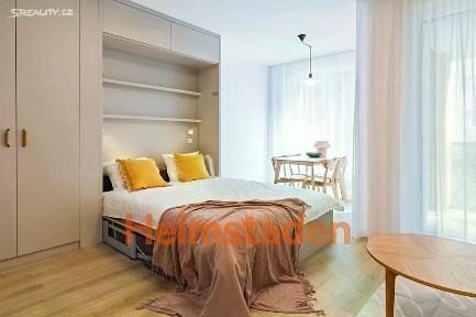 Pronájem bytu 1+kk 37 m² Vrbenského, Praha - Holešovice