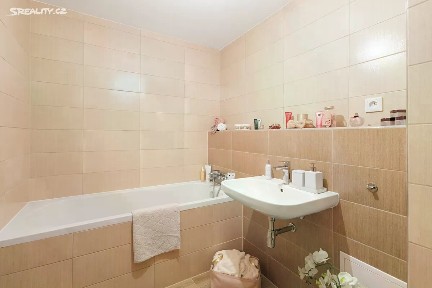 Pronájem bytu 1+kk 34 m² Lázeňská, Slaný