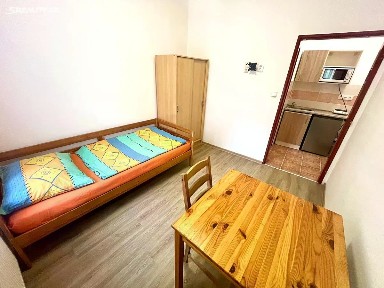 Pronájem bytu 1+kk 20 m² Holečkova, Praha - Košíře