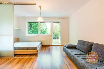 Pronájem bytu 1+kk 40 m² Bratislavská, Praha - Hostivař