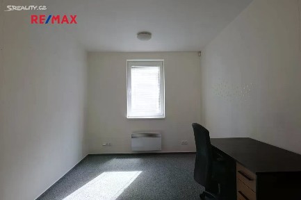 Pronájem komerční nemovitosti 77 m² Komenského náměstí, Sedlčany