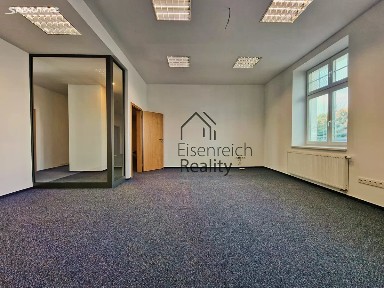 Pronájem kanceláře 250 m² Na Brně, Hradec Králové - Nový Hradec Králové
