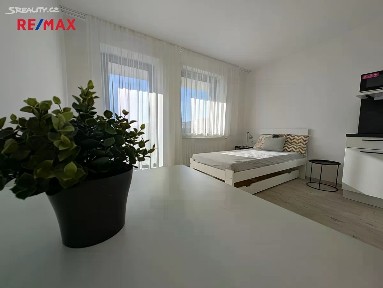 Pronájem bytu 1+kk 20 m² Ulrychova, Brno - Komín