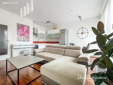 Praha, Praha 10, Pitkovice, K dálnici