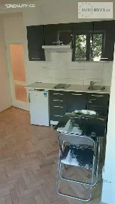 Pronájem bytu 1+kk 30 m² Jerevanská, Praha - Vršovice