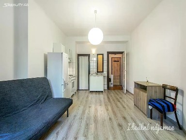 Pronájem bytu 1+kk 25 m² Adamovská, Praha - Michle