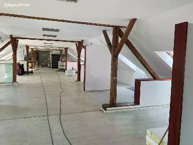 Pronájem obchodního prostoru 500 m² Praha - Uhříněves