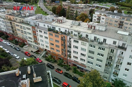 Prodej bytu 2+1 70 m² Za Hládkovem, Praha - Střešovice