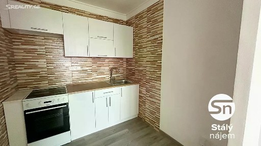 Pronájem bytu 2+kk 42 m² Rimavské Soboty, Kolín - Kolín II