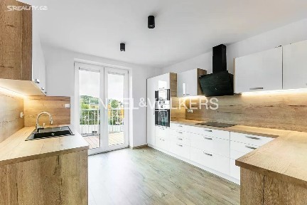 Pronájem bytu 3+kk 97 m² Na Kovárně, Plzeň - Doubravka