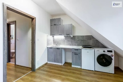 Prodej bytu 1+kk 29 m² Javorová, Praha - Kobylisy