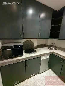 Pronájem bytu 3+1 73 m² Hroznová, Praha - Malá Strana